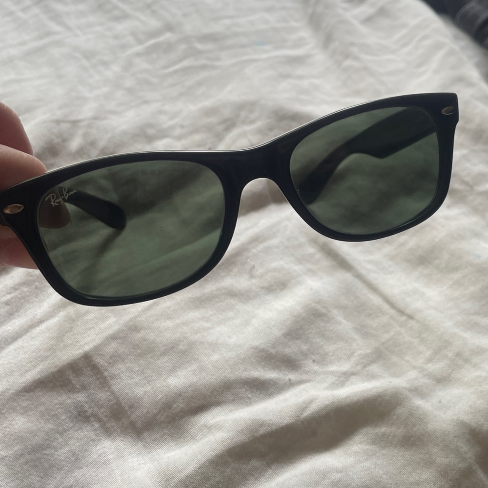 Ray-Ban RB2132 black frame tinted lenses sunglasses